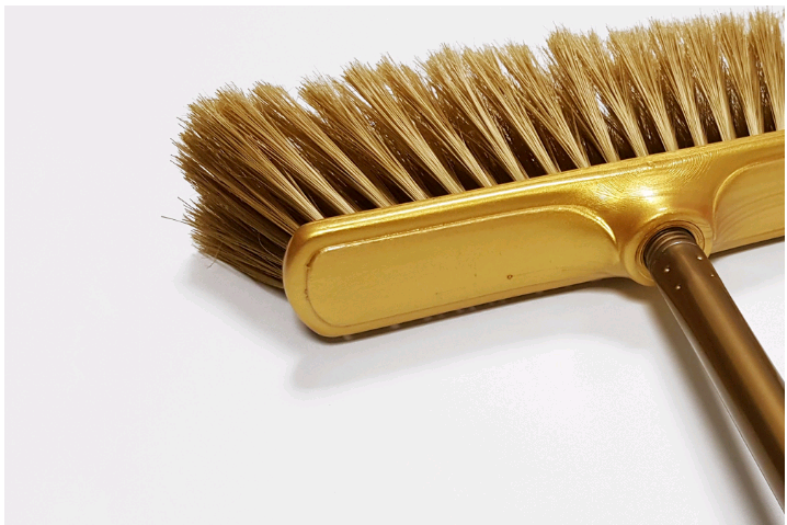 02.00116.0012.29.000 Handled Broom Kroma Gold